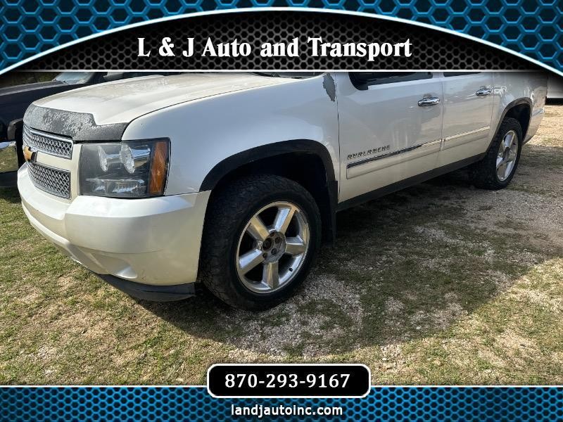2013 Chevrolet Avalanche LTZ photo 2