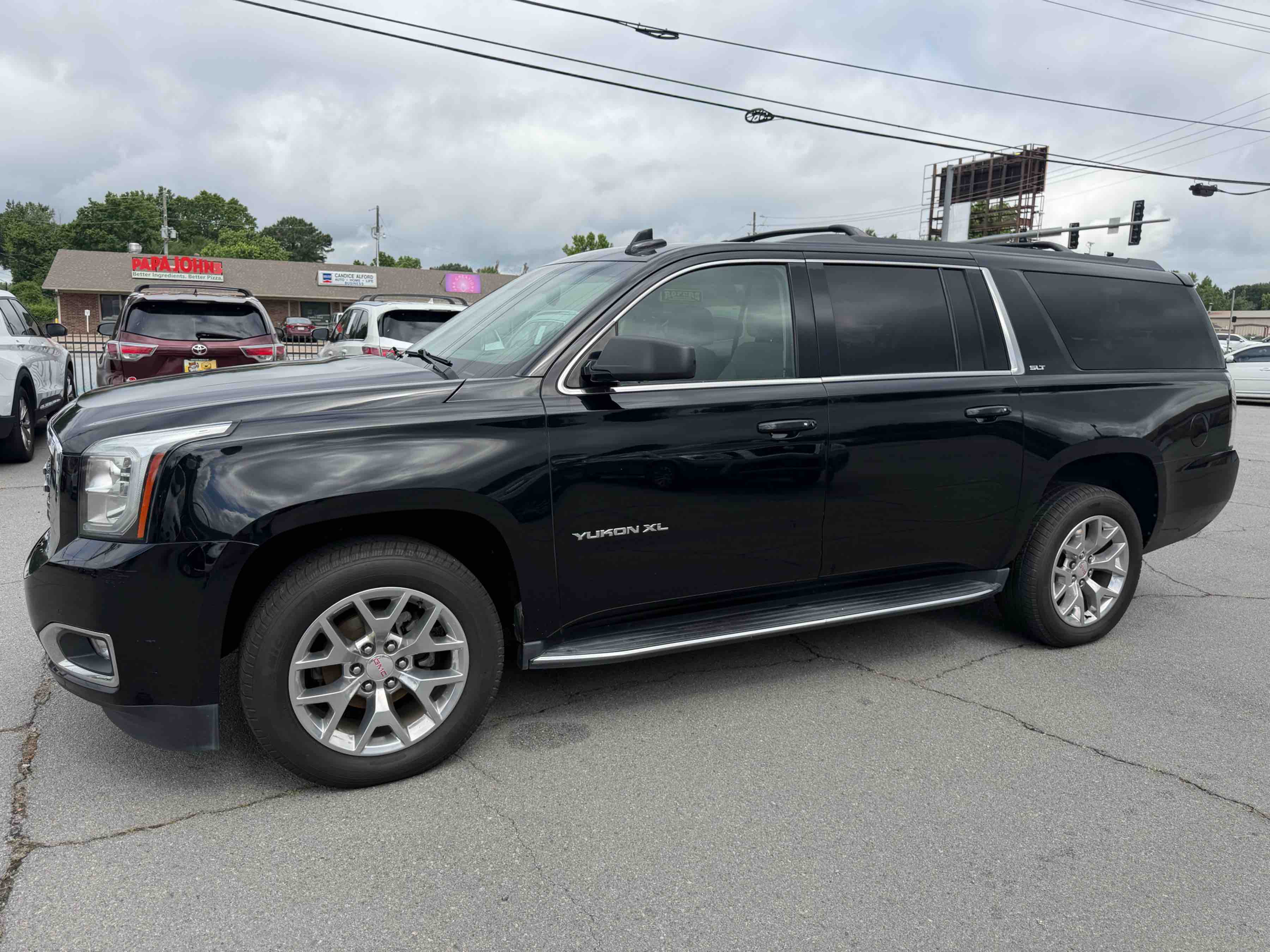 2017 GMC Yukon 4WD SLT's photo