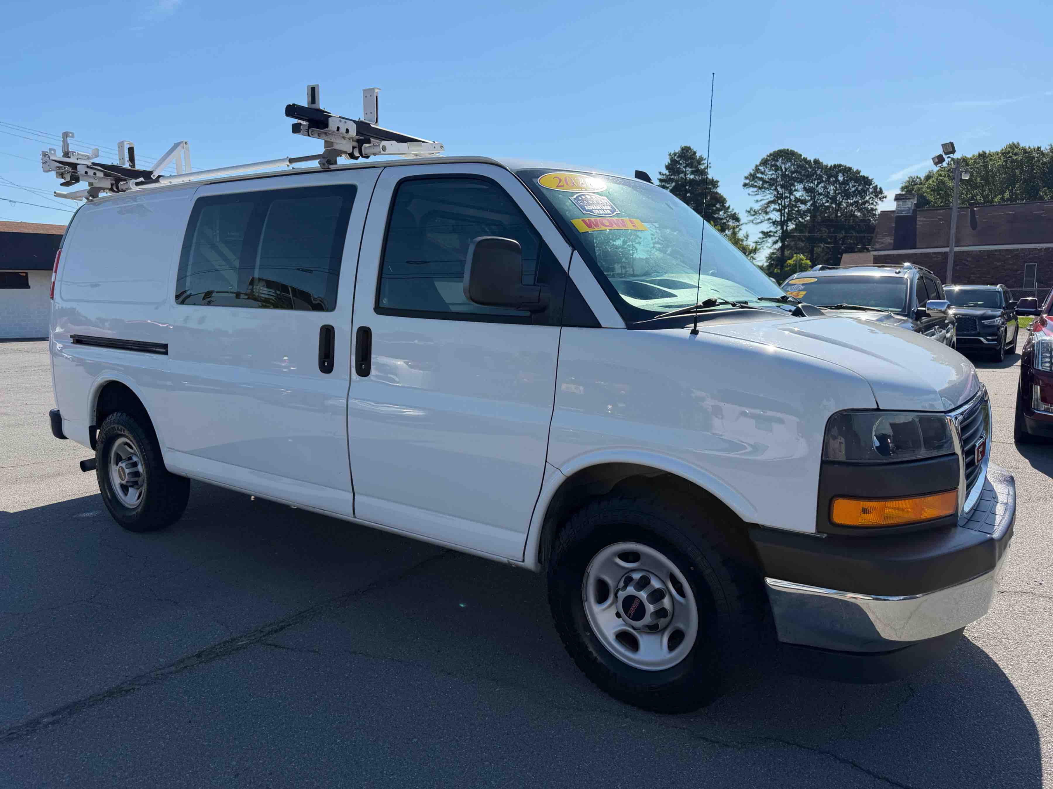 2020 GMC Savana 2500 photo 3