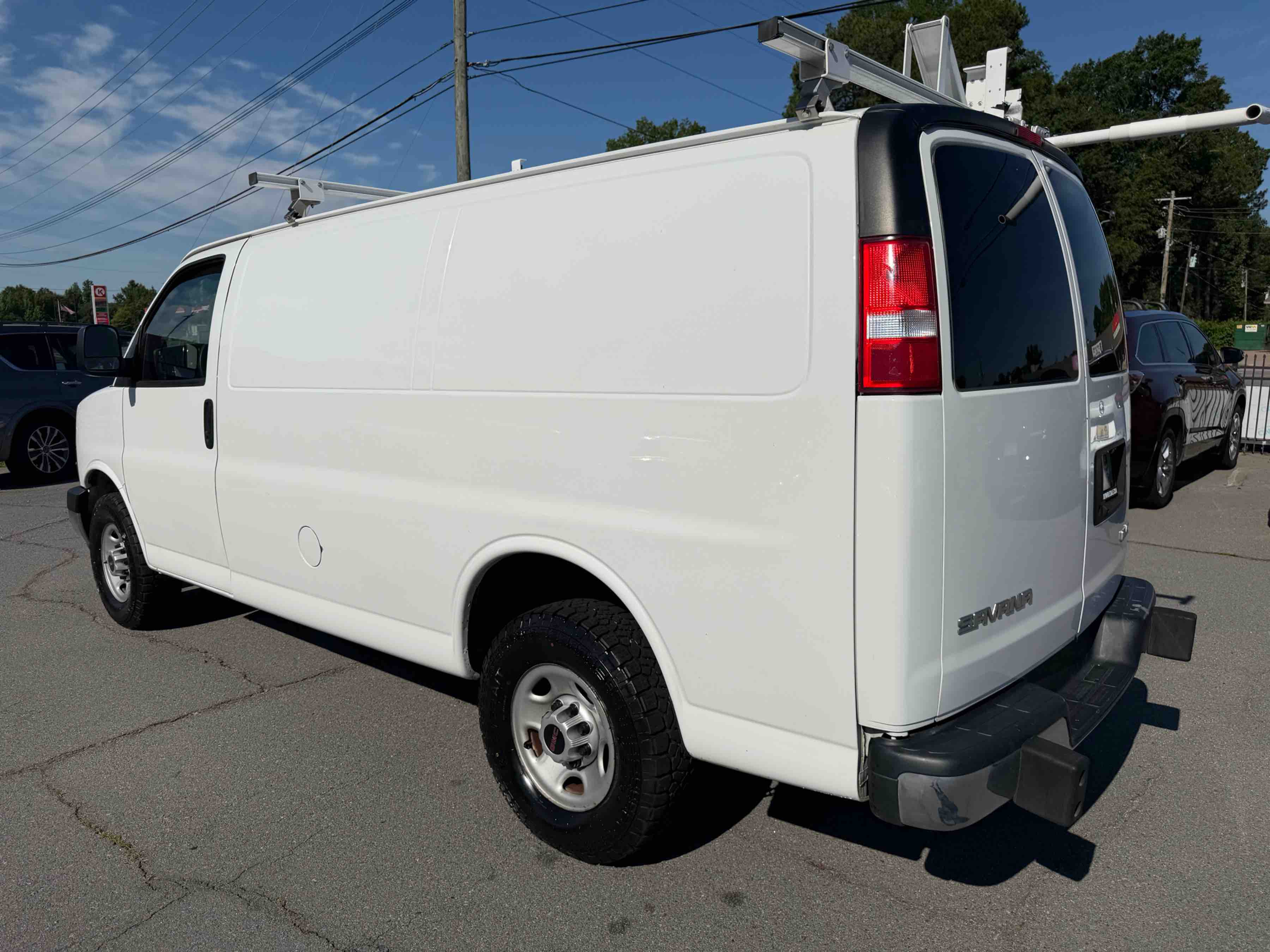 2020 GMC Savana 2500 photo 6