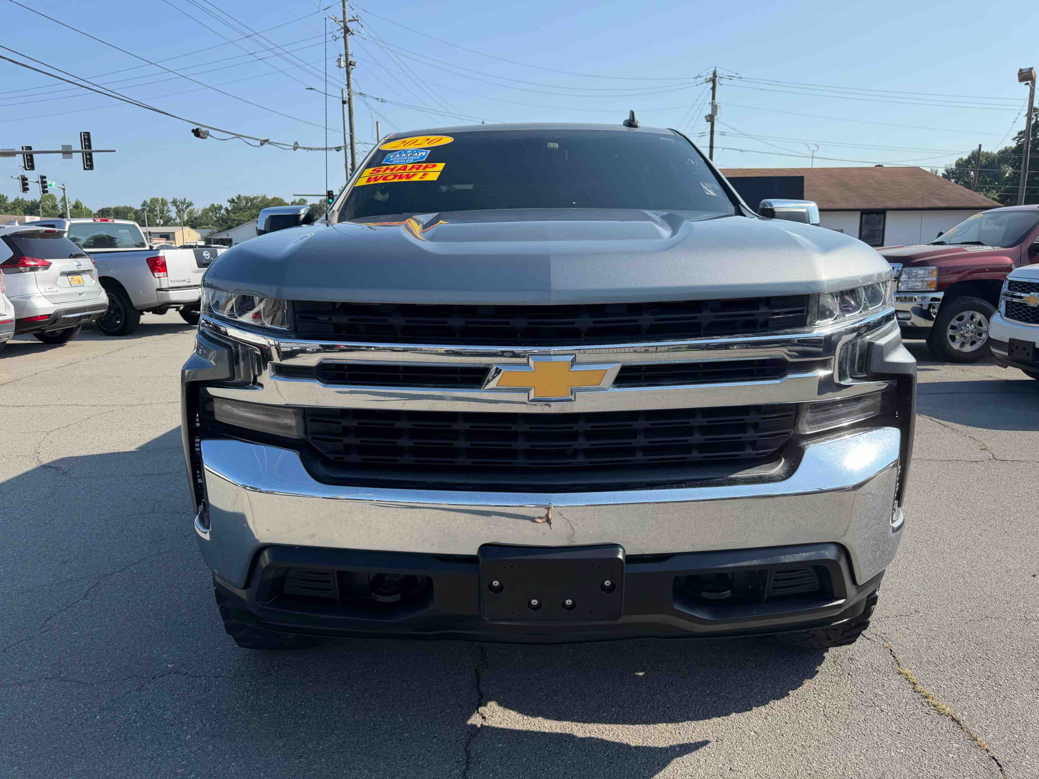2020 CHEVROLET Silverado LT photo 2