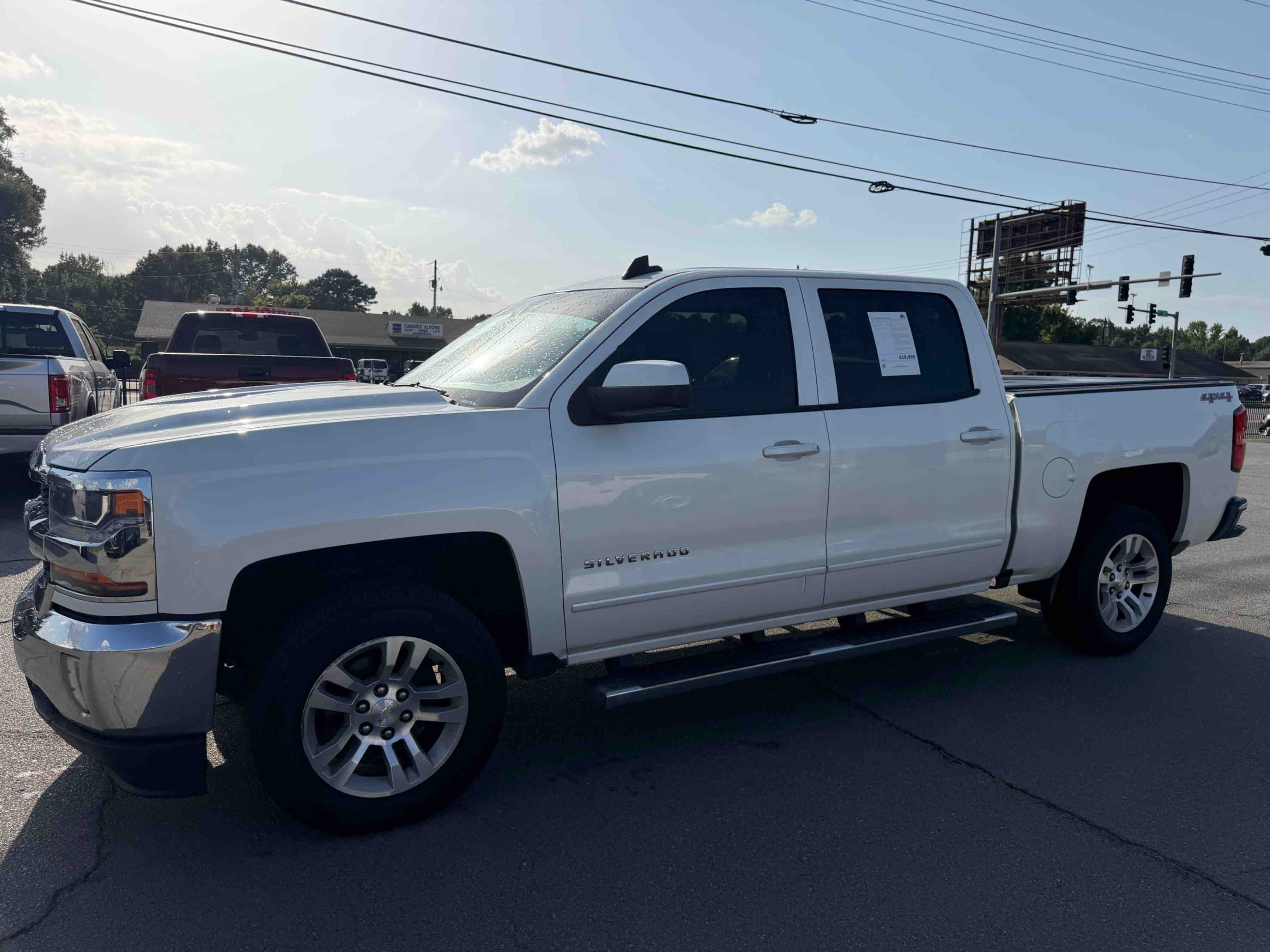 2017 CHEVROLET Silverado LT photo
