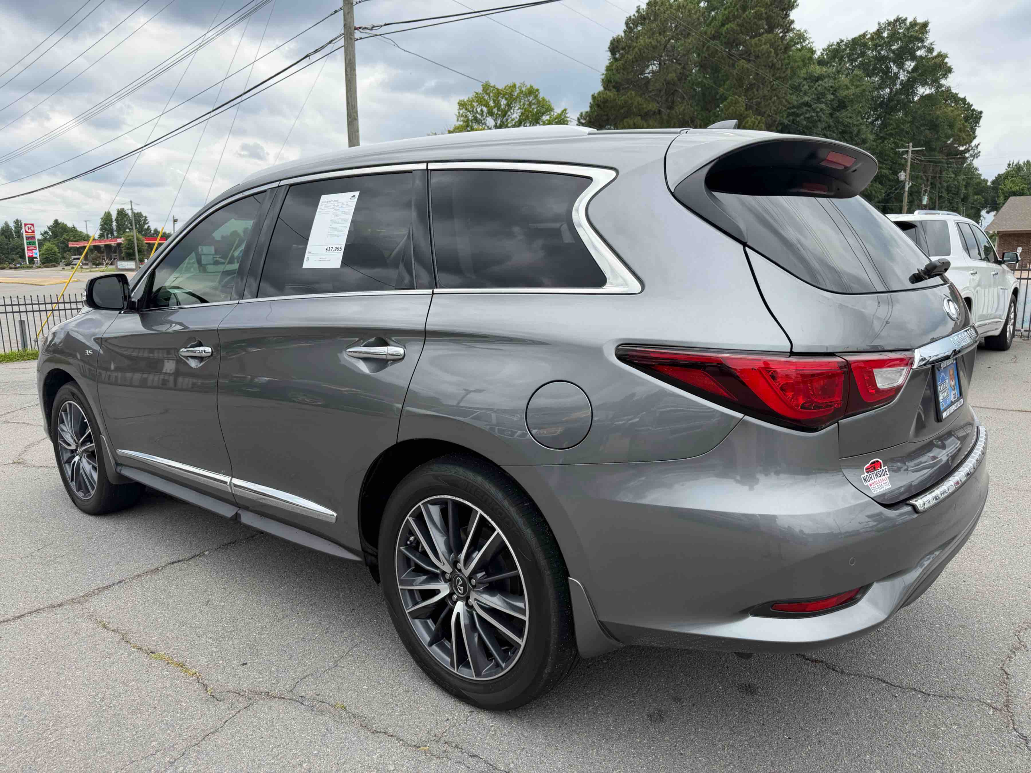2018 INFINITI QX60 Base photo 6