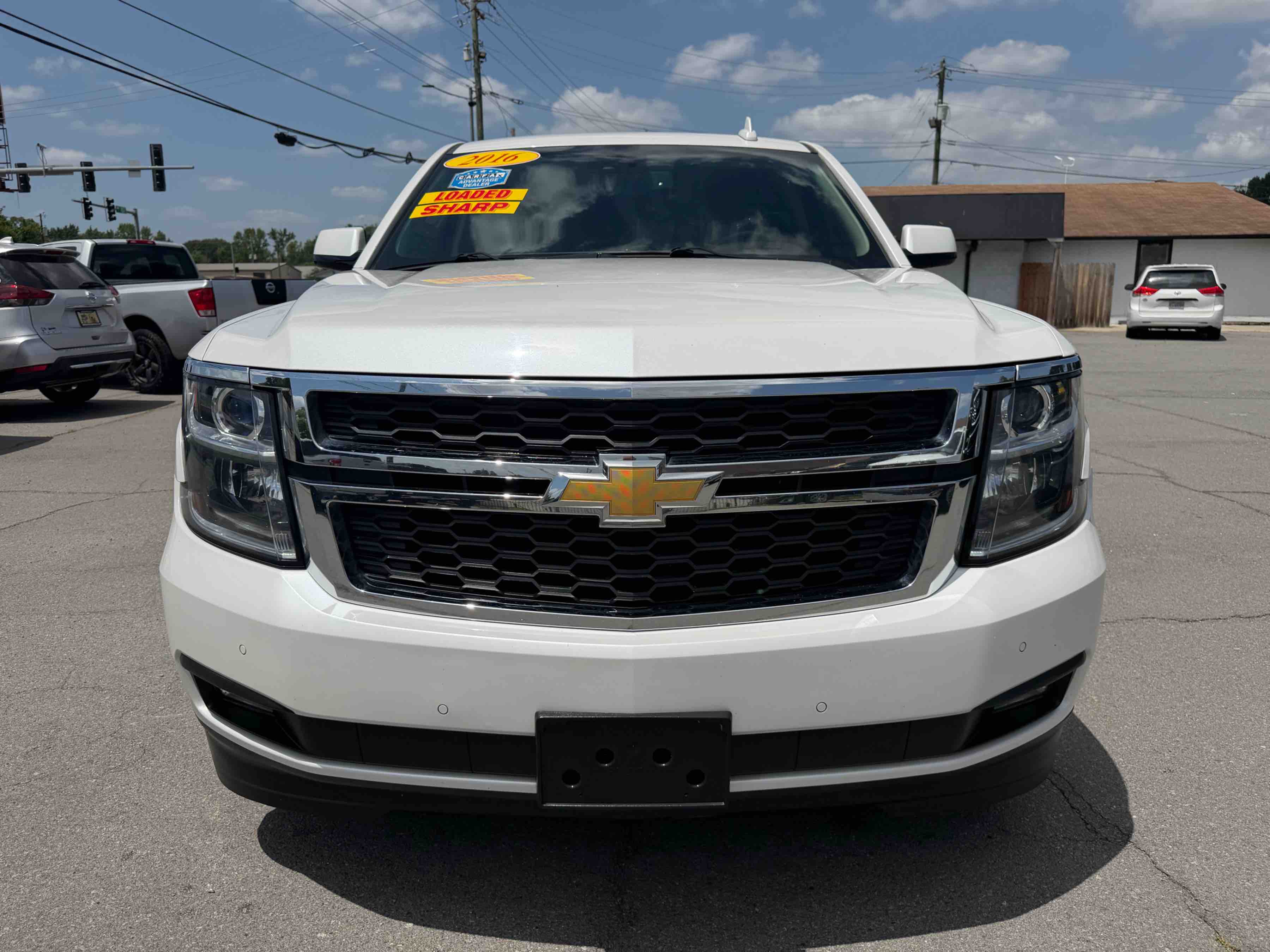 2016 CHEVROLET Tahoe LT photo 2