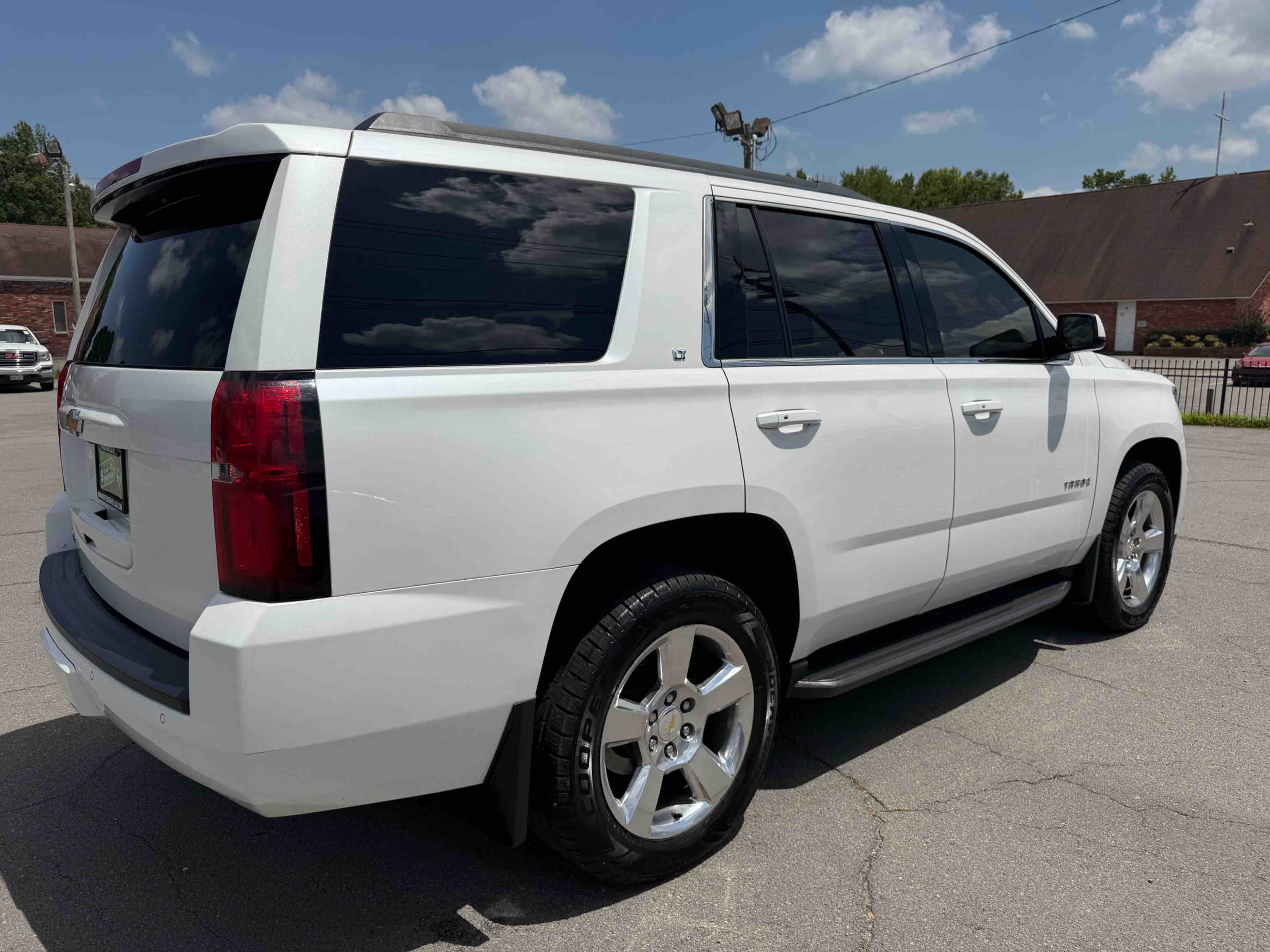 2016 CHEVROLET Tahoe LT photo 4