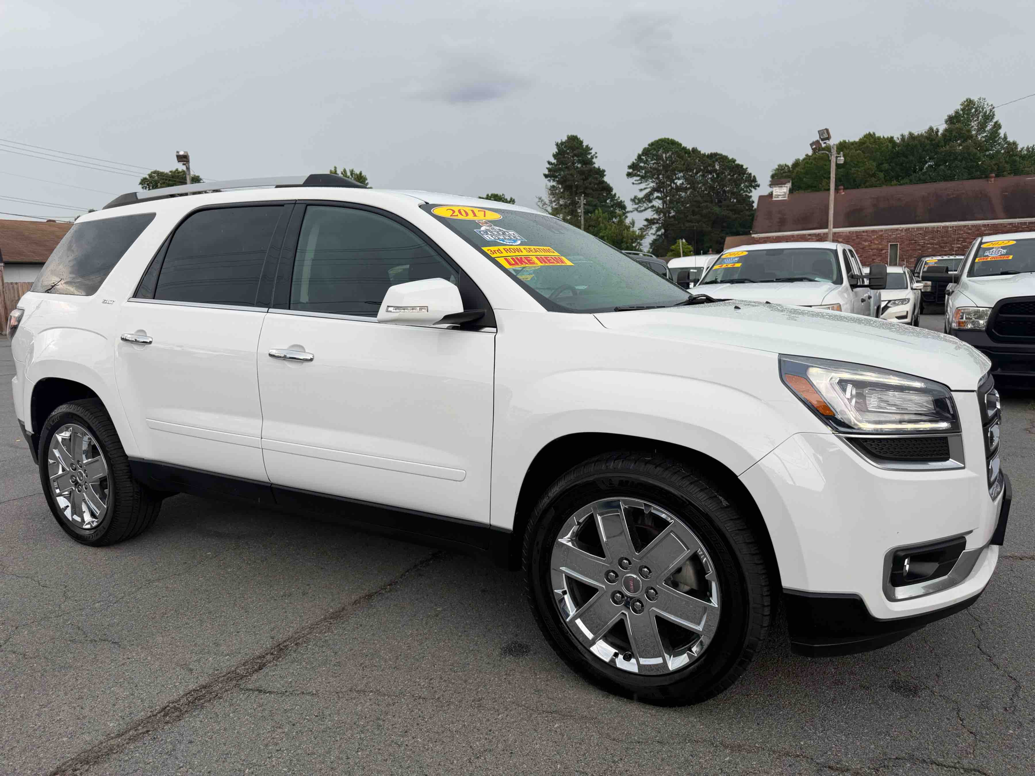 2017 Gmc Acadia representative vehicle photo