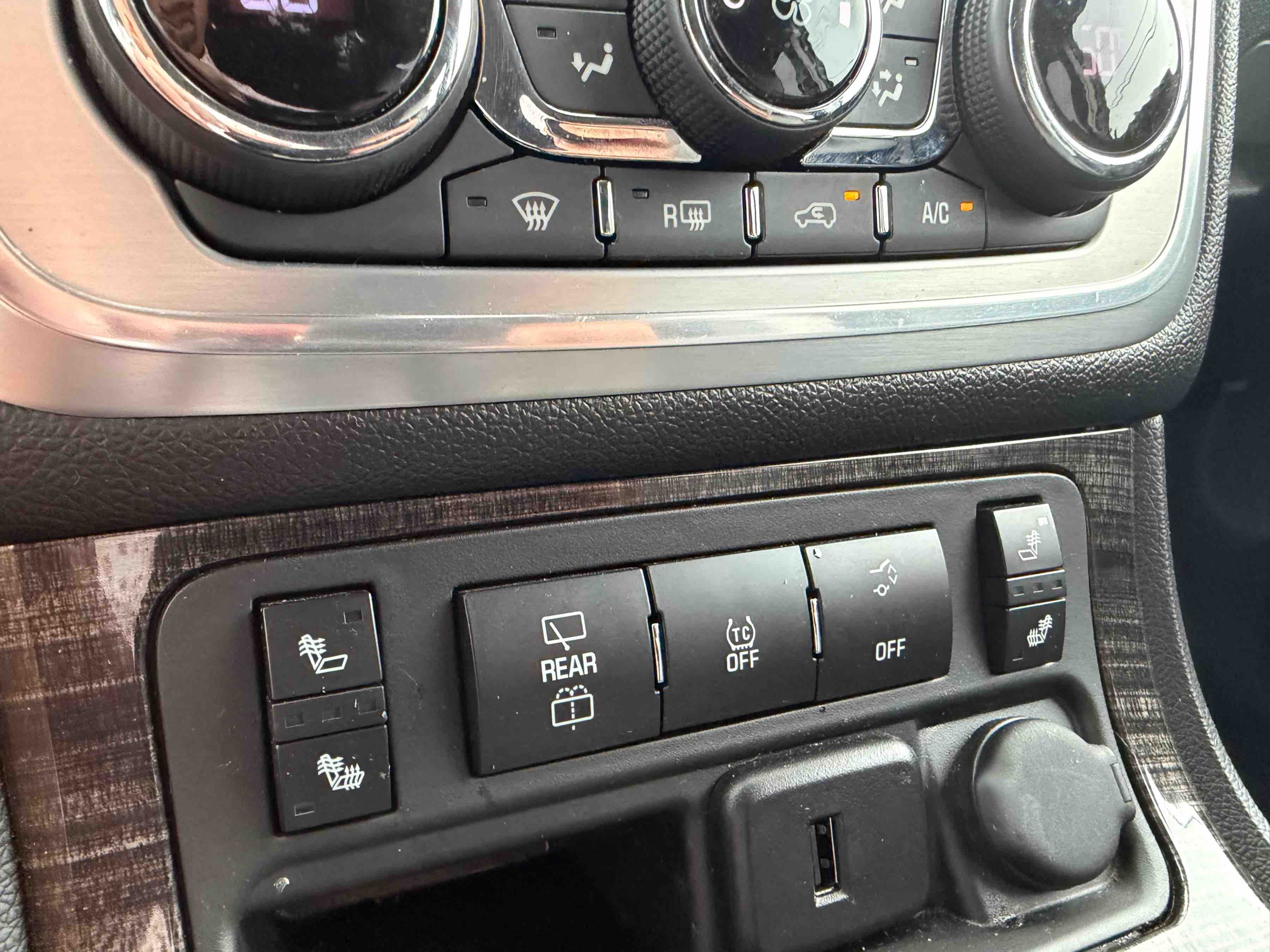 2017 Gmc Acadia representative vehicle photo