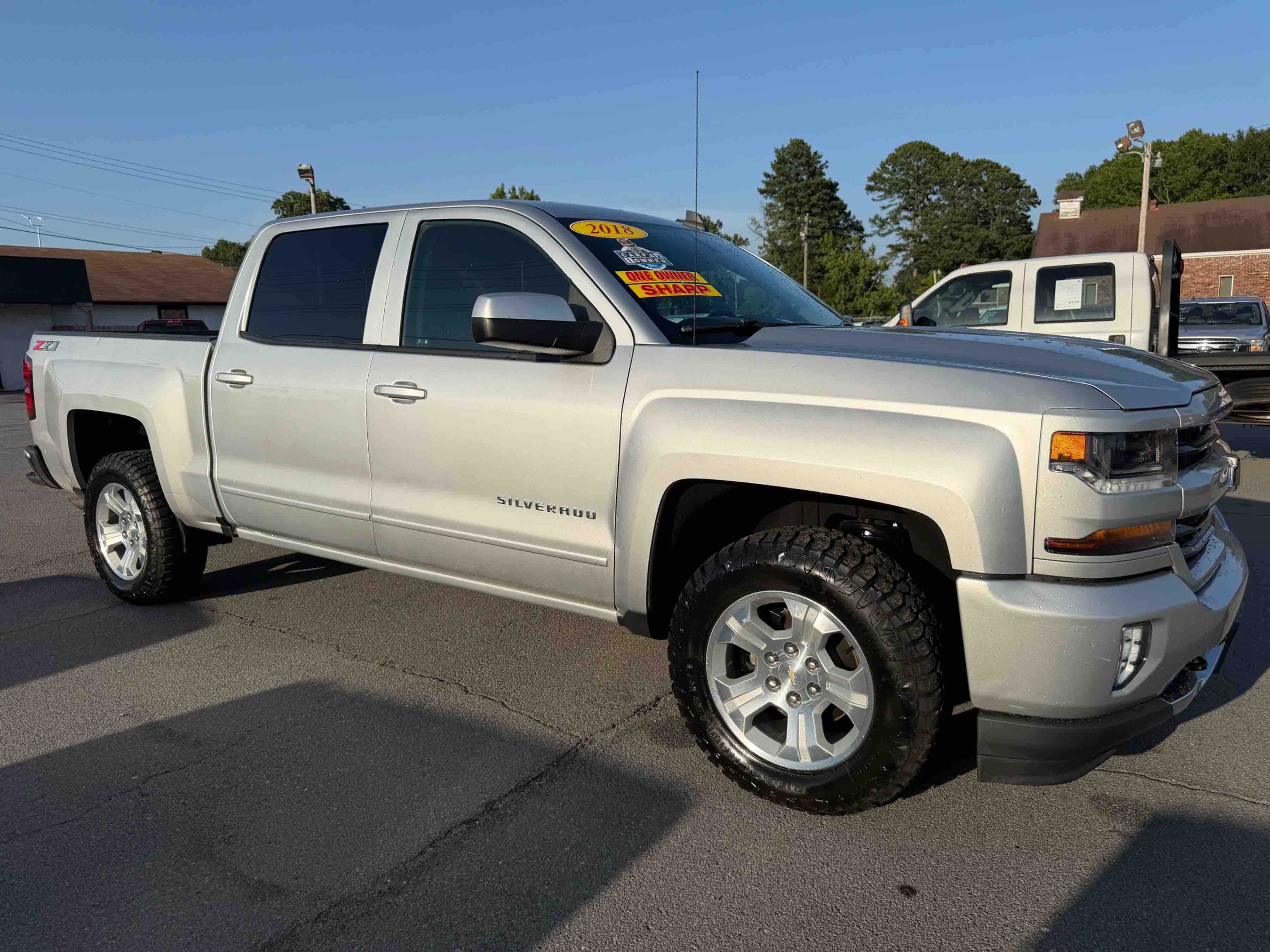 2018 CHEVROLET Silverado LT Z71 photo 3