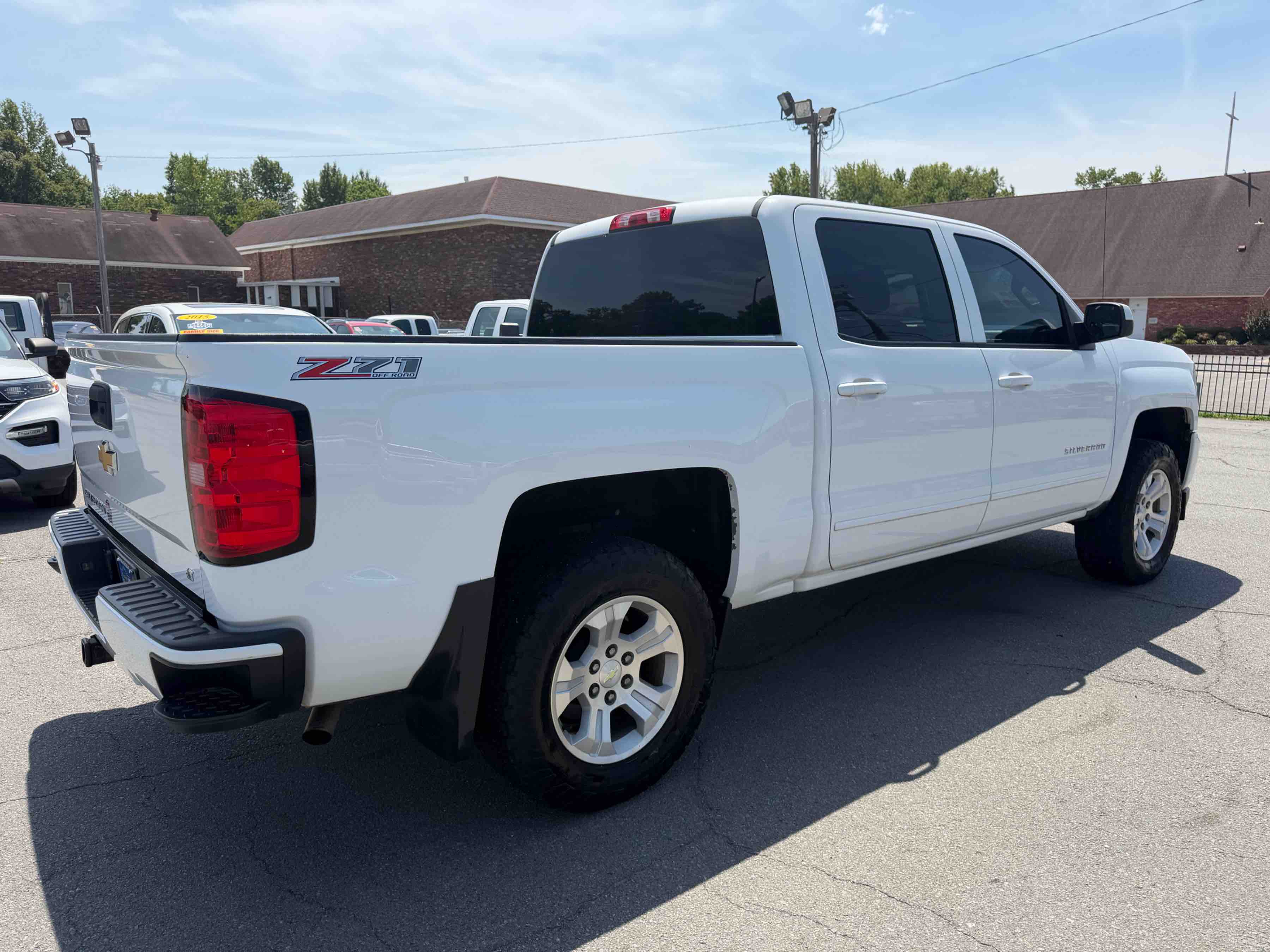 2016 CHEVROLET Silverado LT Z71 photo 4