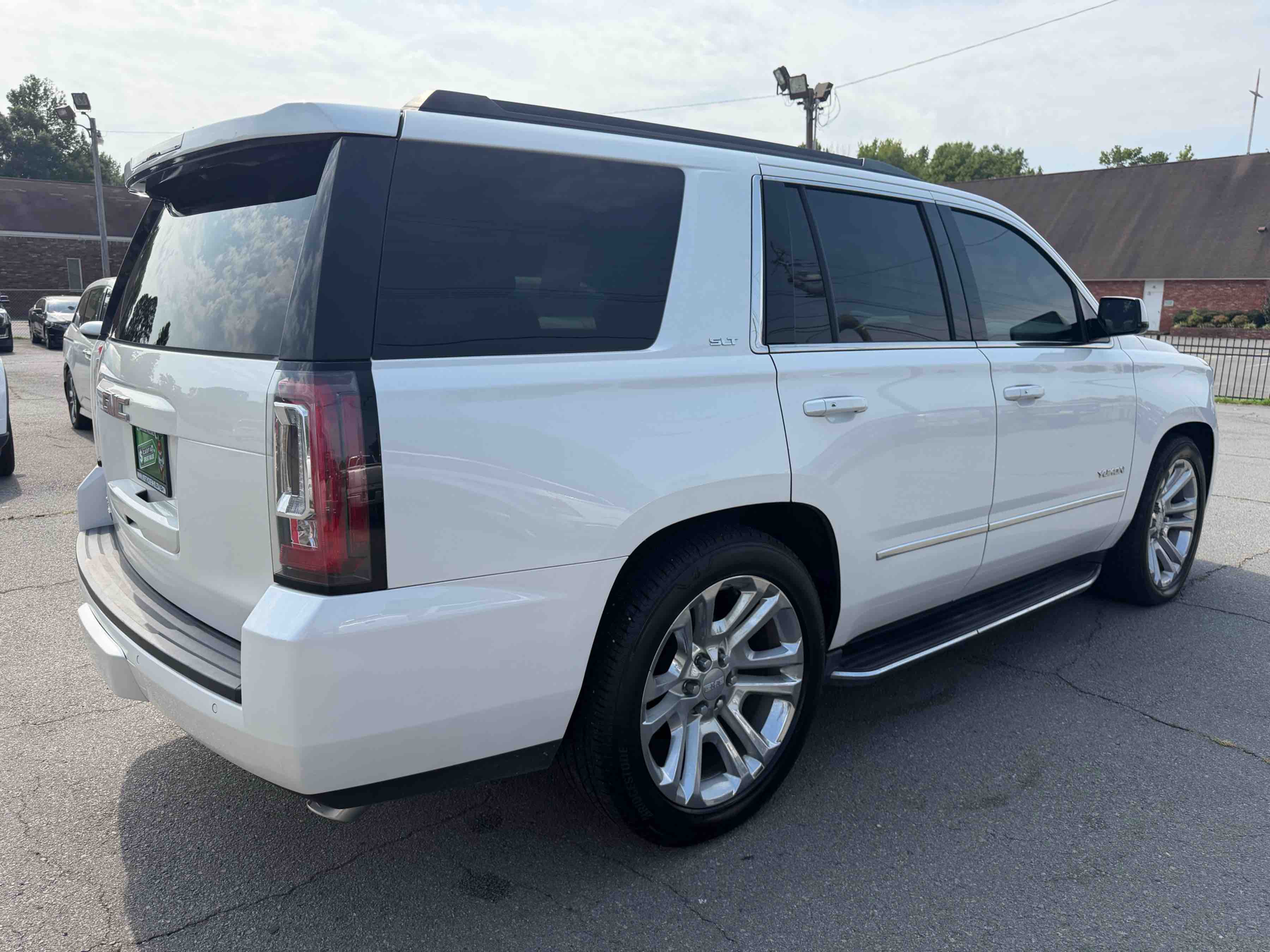 2019 GMC Yukon SLT photo 4