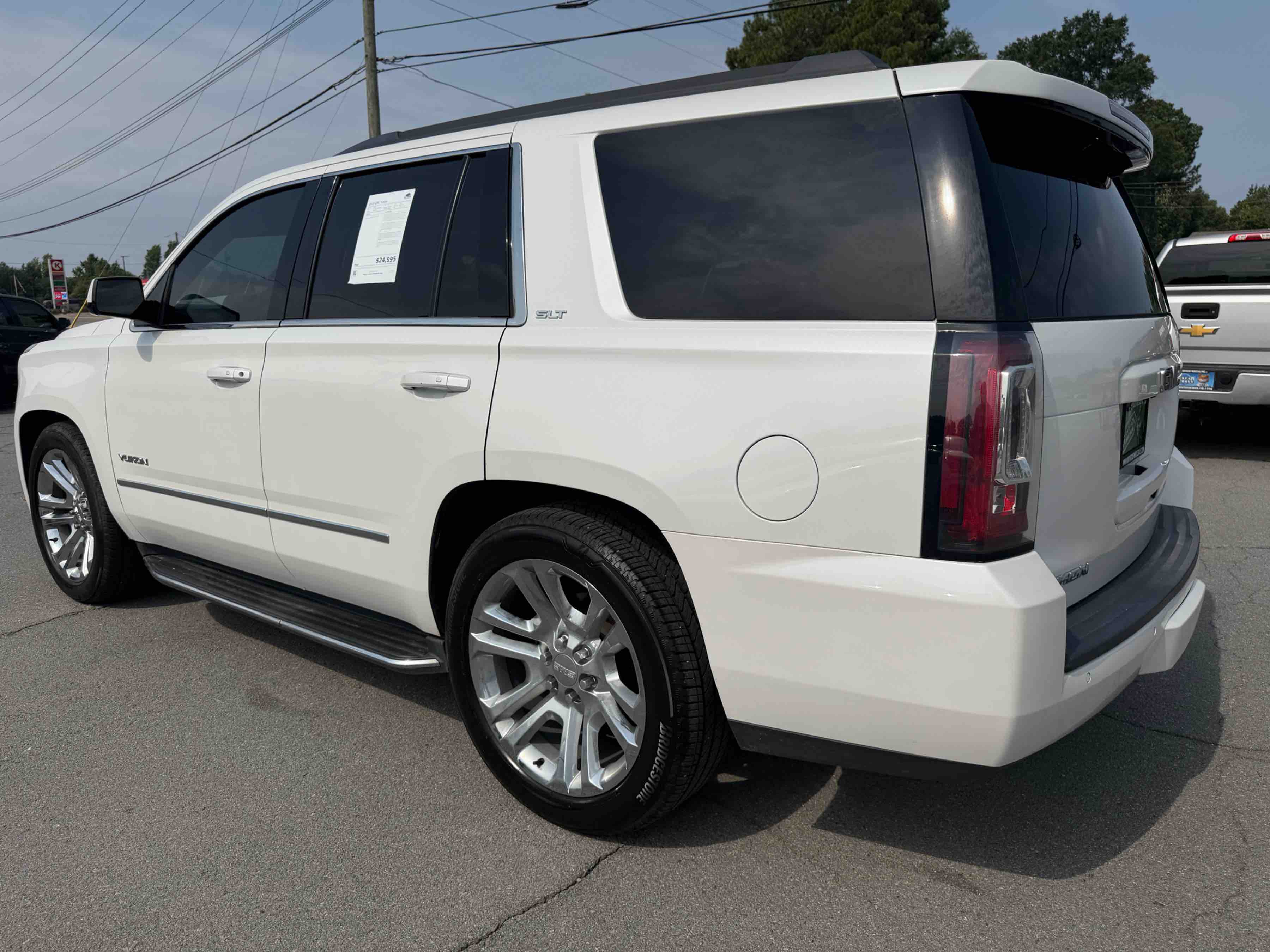 2019 GMC Yukon SLT photo 6
