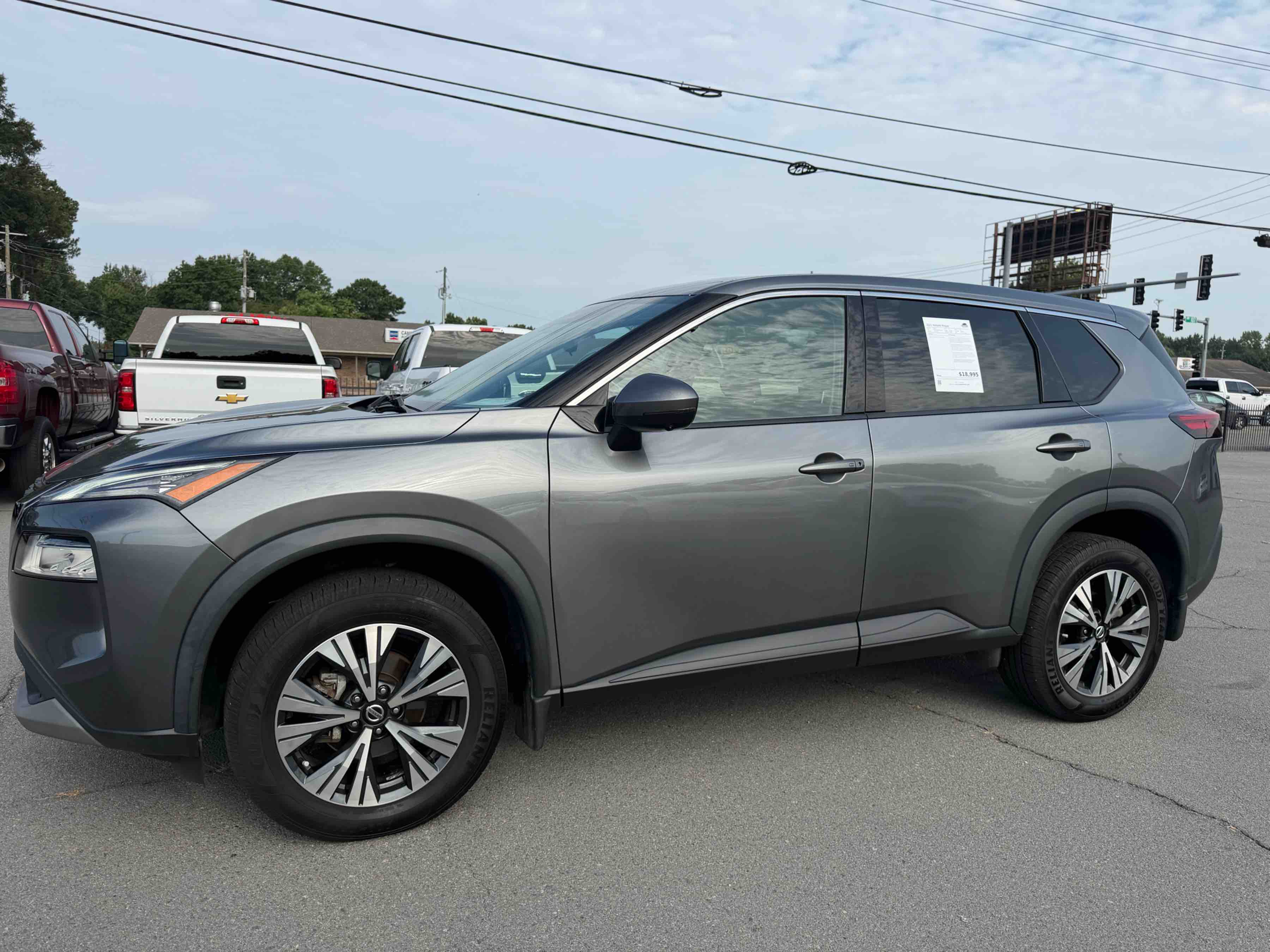 2021 NISSAN Rogue SV photo 1