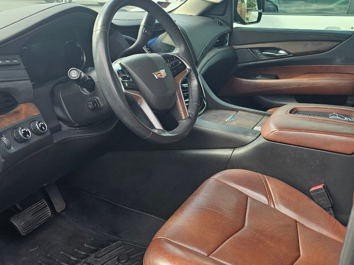 2018 CADILLAC Escalade ESV ESV Luxury photo 6