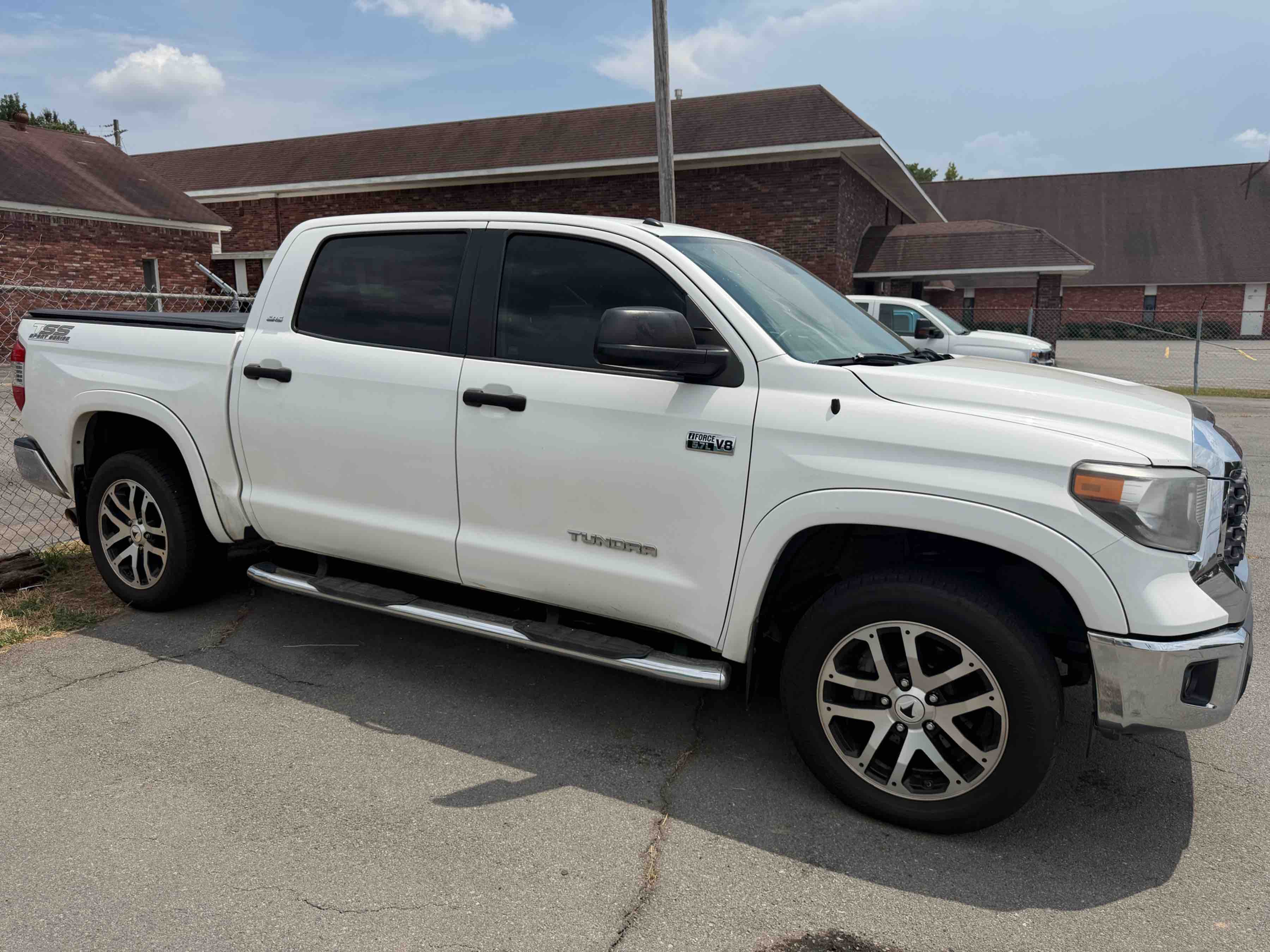 2018 TOYOTA Tundra SR5 photo 1