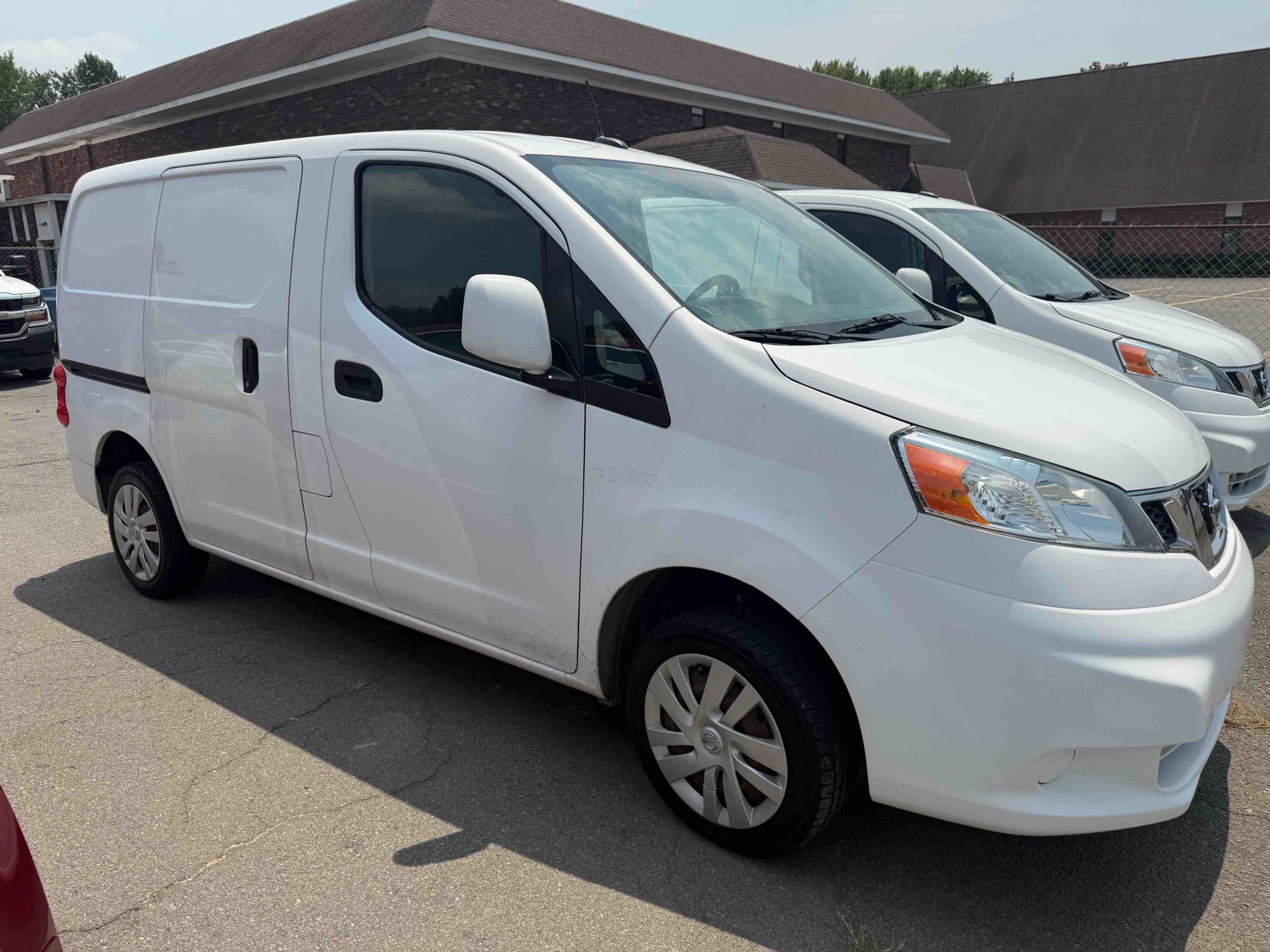 2017 NISSAN NV200 SV photo 1
