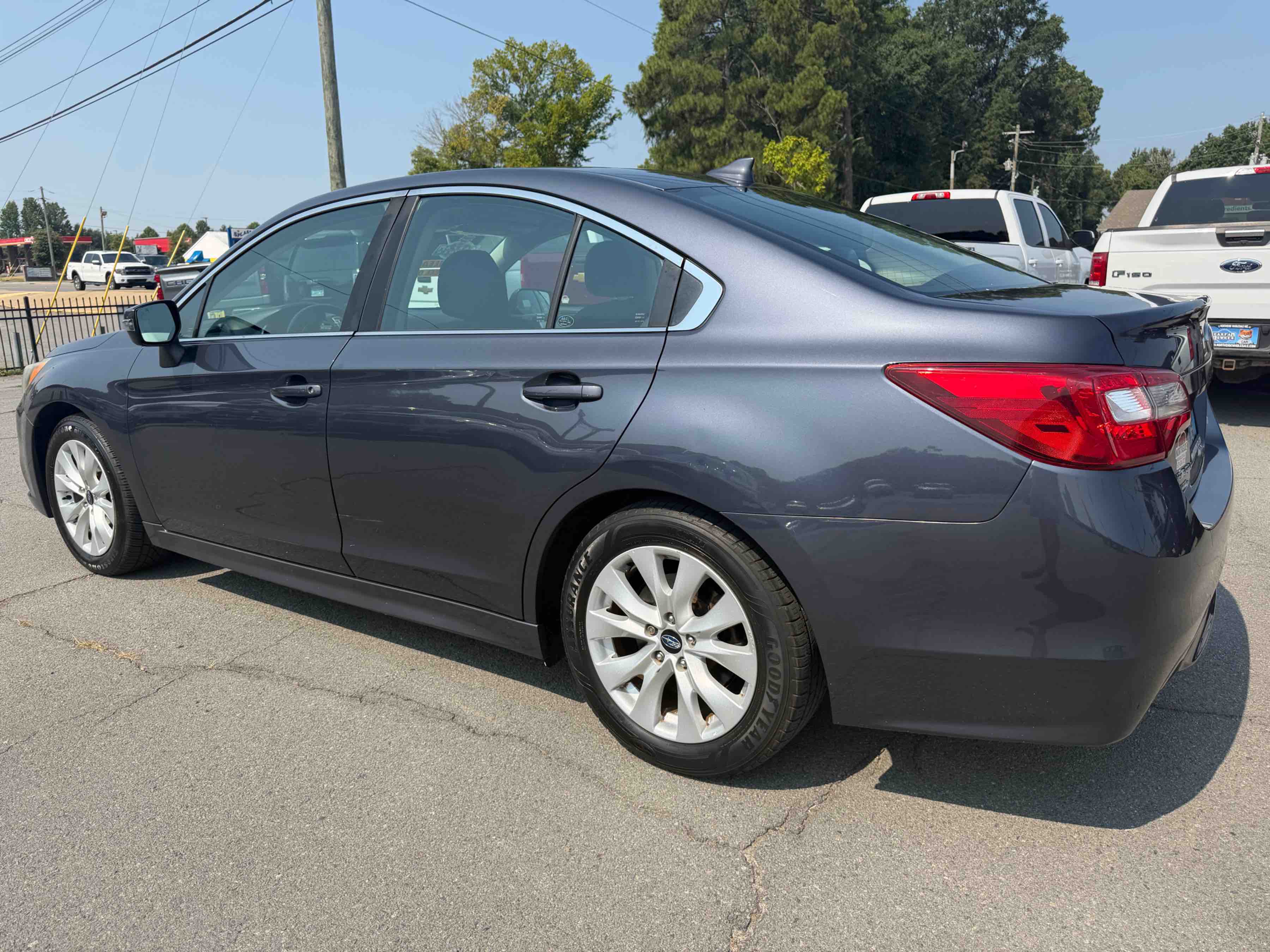 2017 SUBARU Legacy Premium + ES photo 6